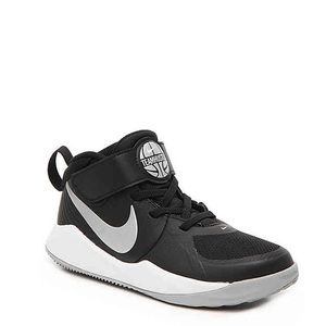 Boys Nike Team Hustle D9 (Size 3)